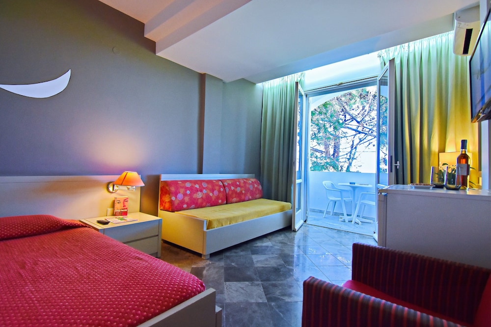 Mantenia Hotel 15/50