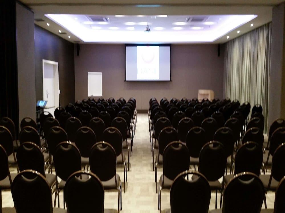 Ibis Styles Brasilia Aeroporto Hotel (ex Base Concept Hotel) 63/69