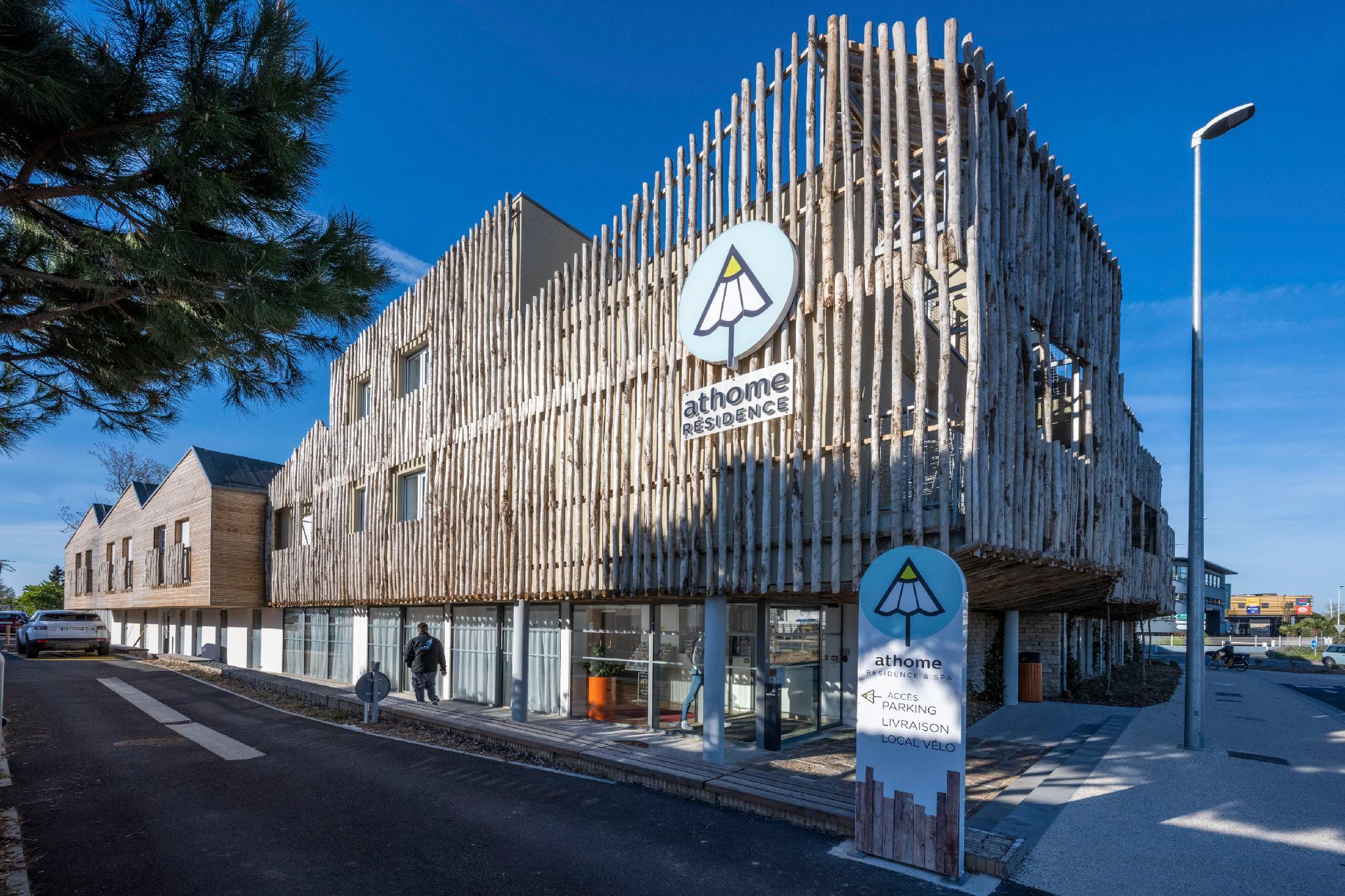 ATHOME RESIDENCE ET SPA 2/40