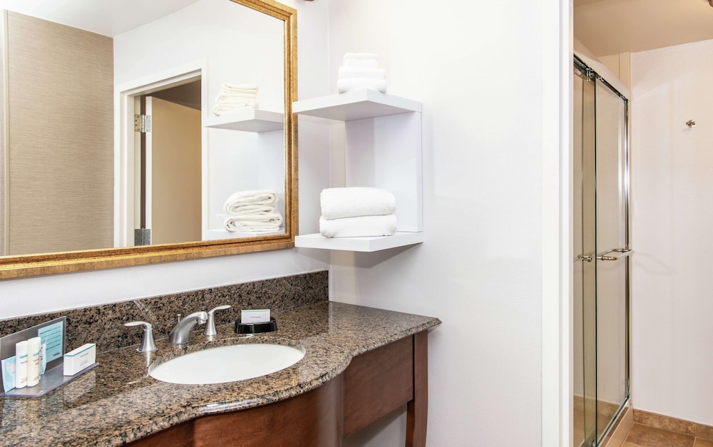 Hampton Inn and Suites Rochester/Victor 13/60
