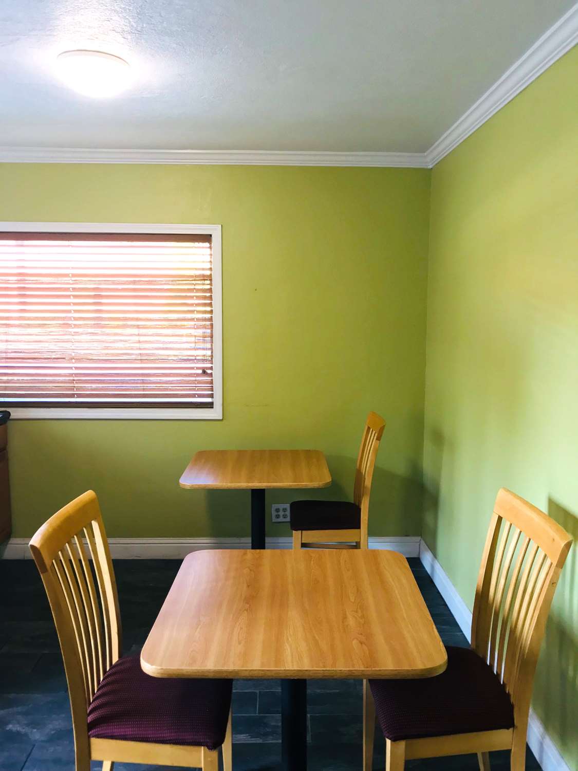 Americas Best Value Inn Visalia 6/7