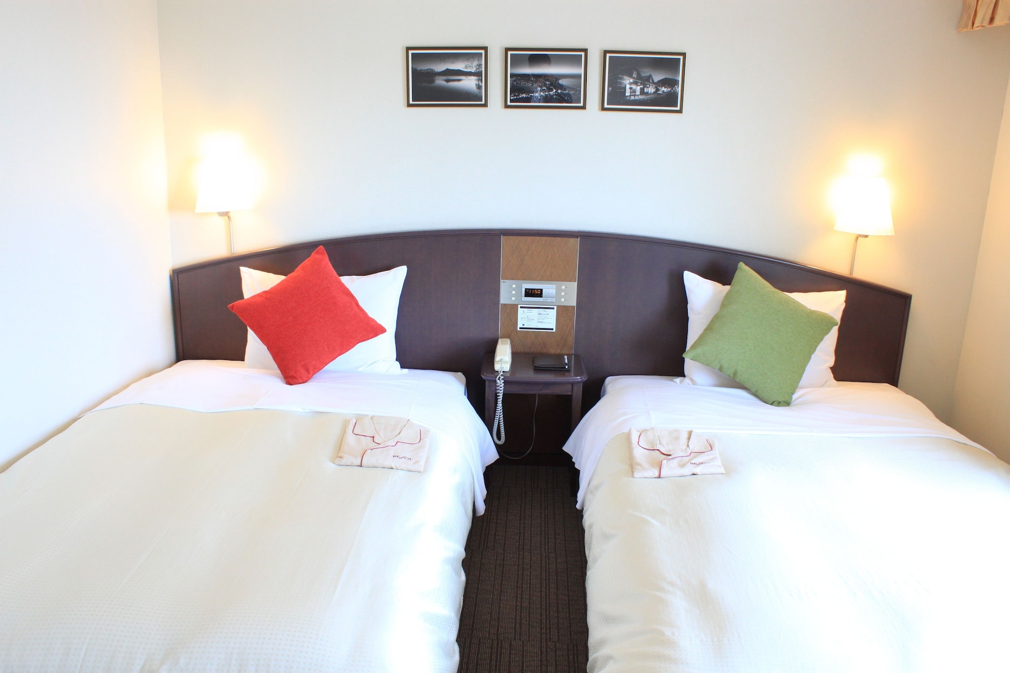 STANDARD, TWIN BEDS
