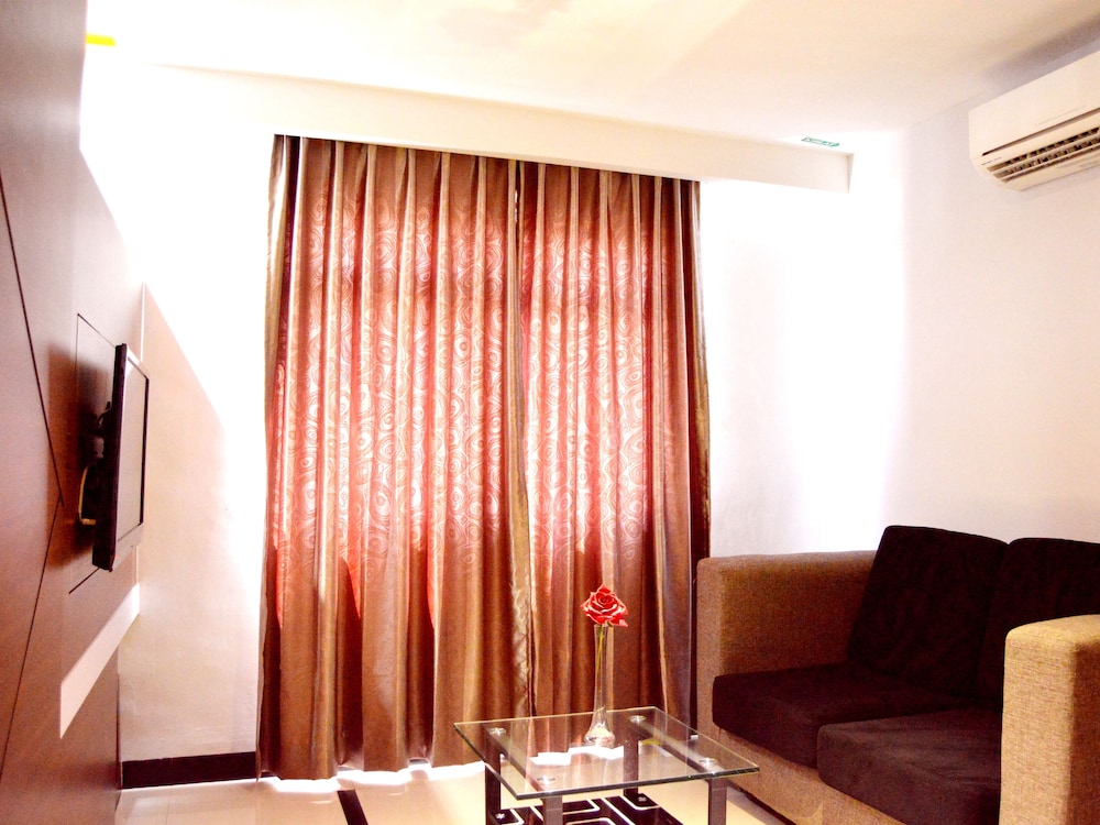 89 Hotel 56/86