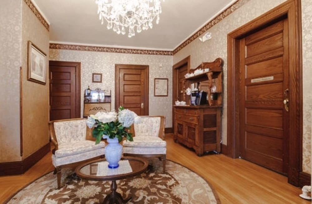 600 main a bandb and victorian tea room