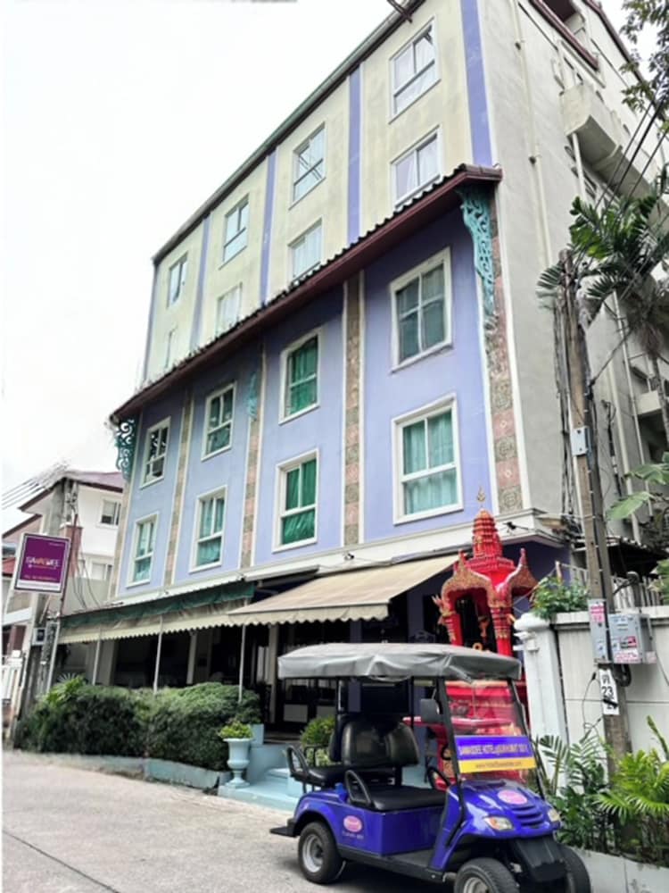 Sawasdee Hotel At Sukhumvit Soi 8 in BANGKOK