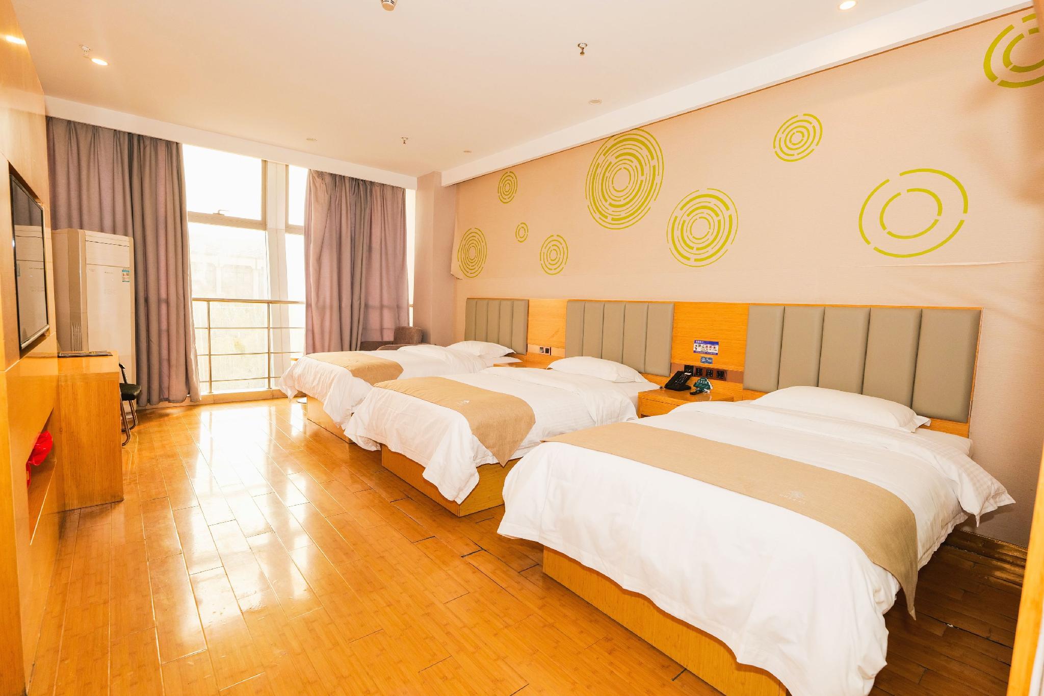ROOM, TRIPLE