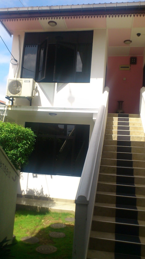 Ocean View Guesthouse 1/36