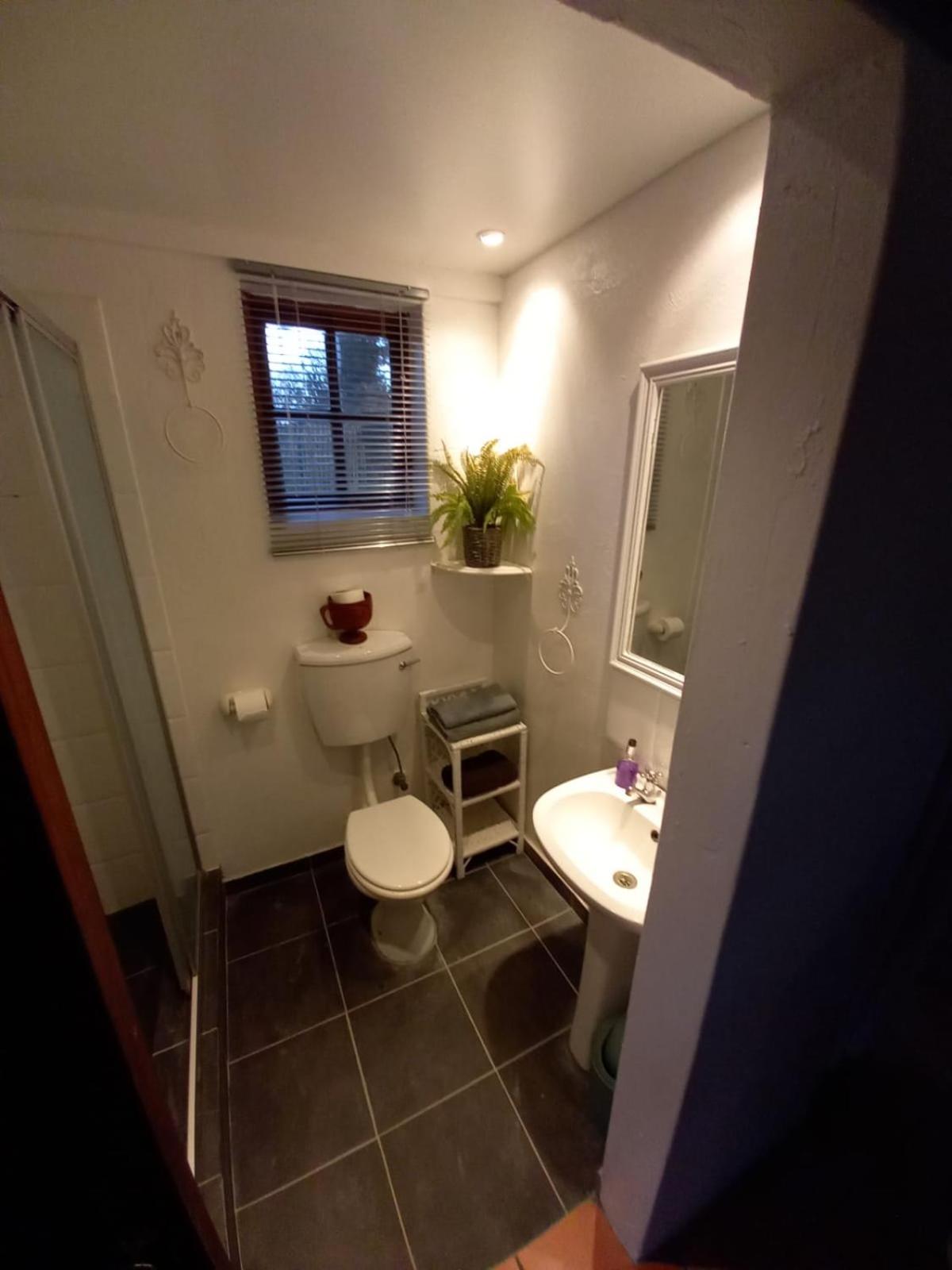 41 Ridge Self-catering Cottages 46/50