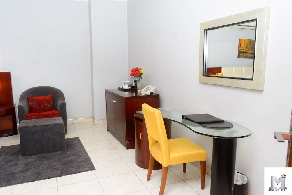 Mendiata Hotel 58/64