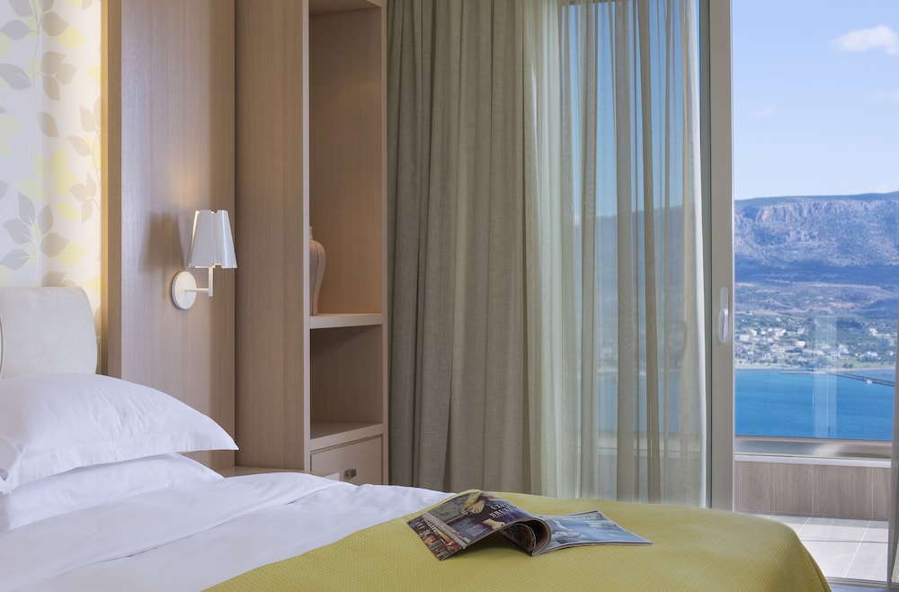 Princess Kyniska Suites 16/65