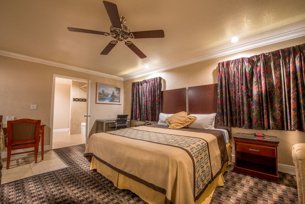 Edgewater Inn Reedley 16/31