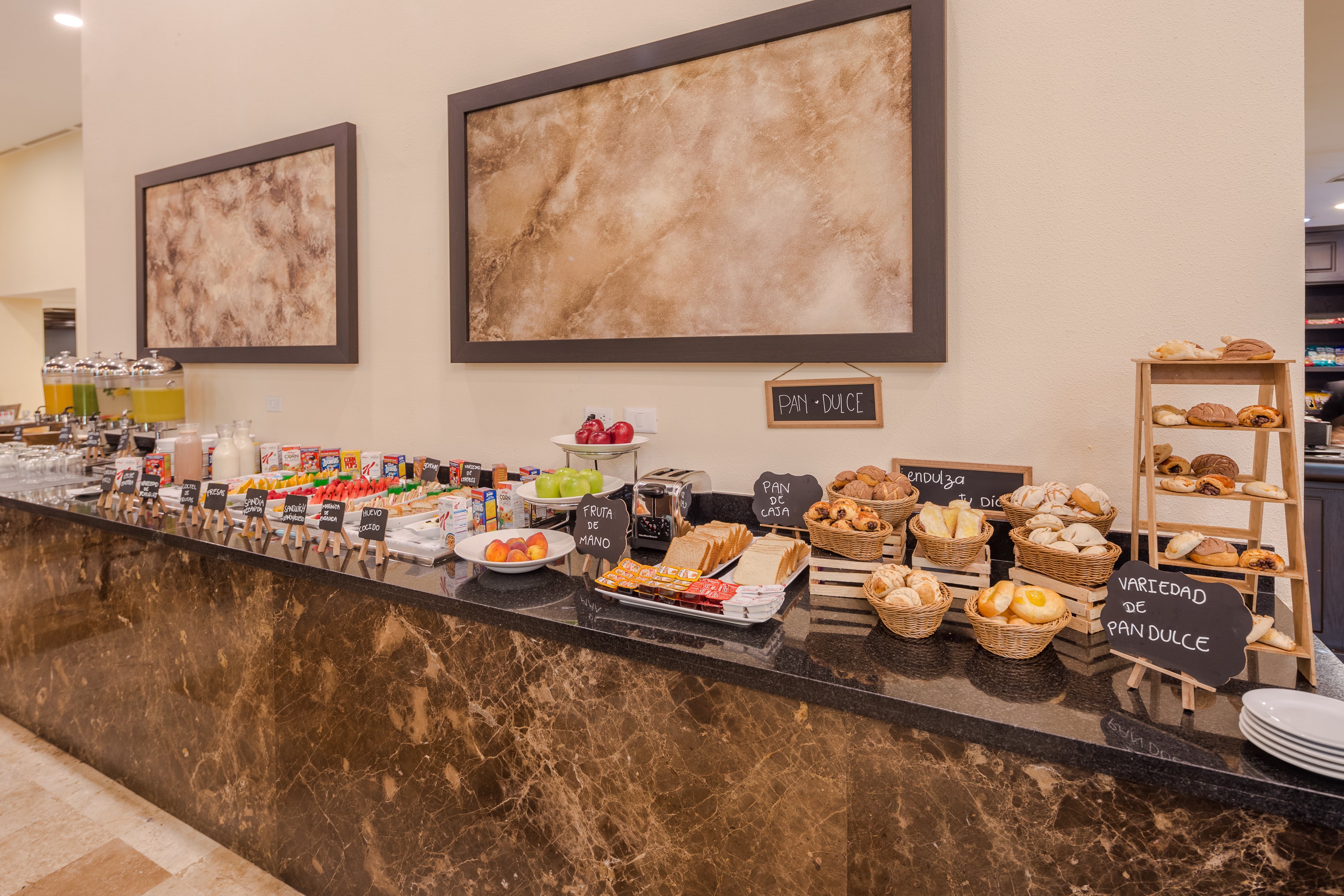 Holiday Inn Monterrey Valle 9/50