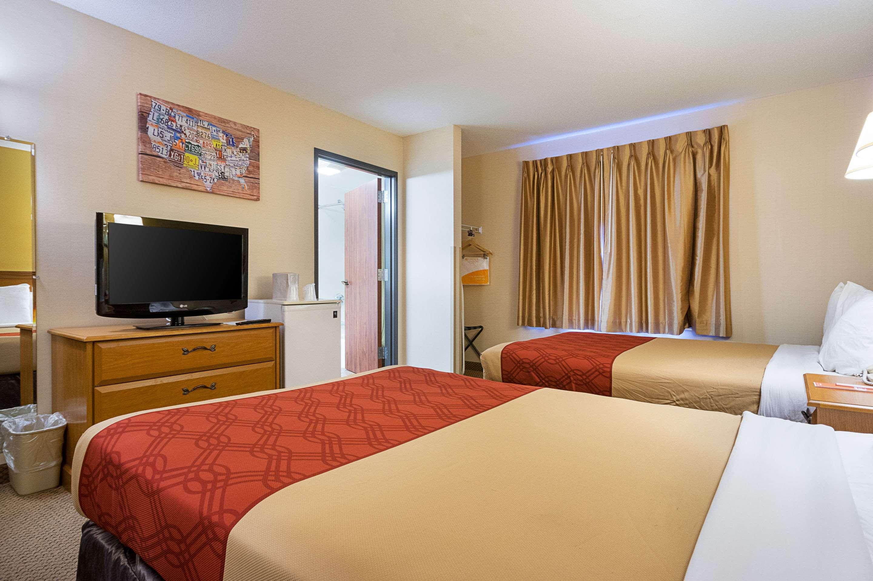 Econo Lodge 14/41