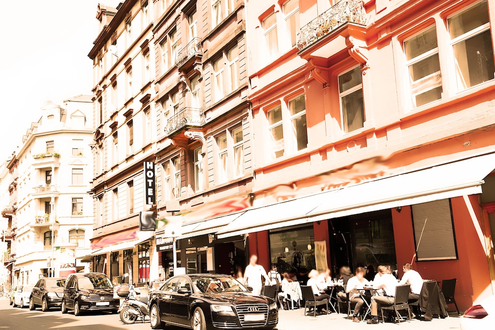 Main Hotel Frankfurt City photo4