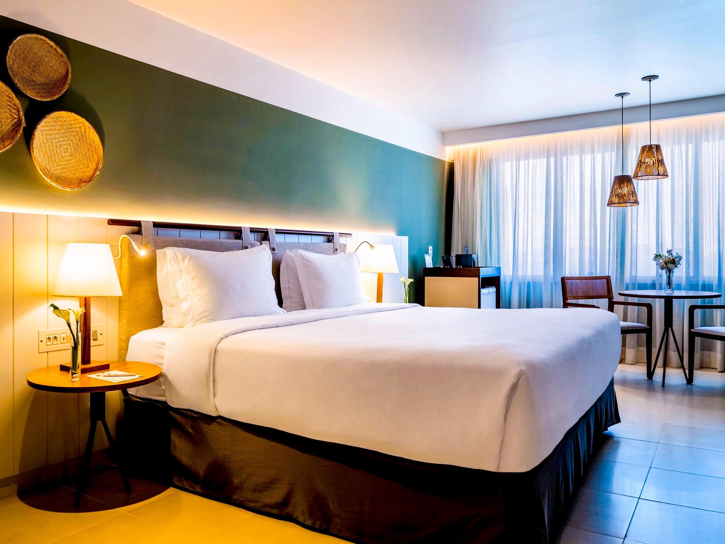 DELUXE, KING BED, CITY VIEW