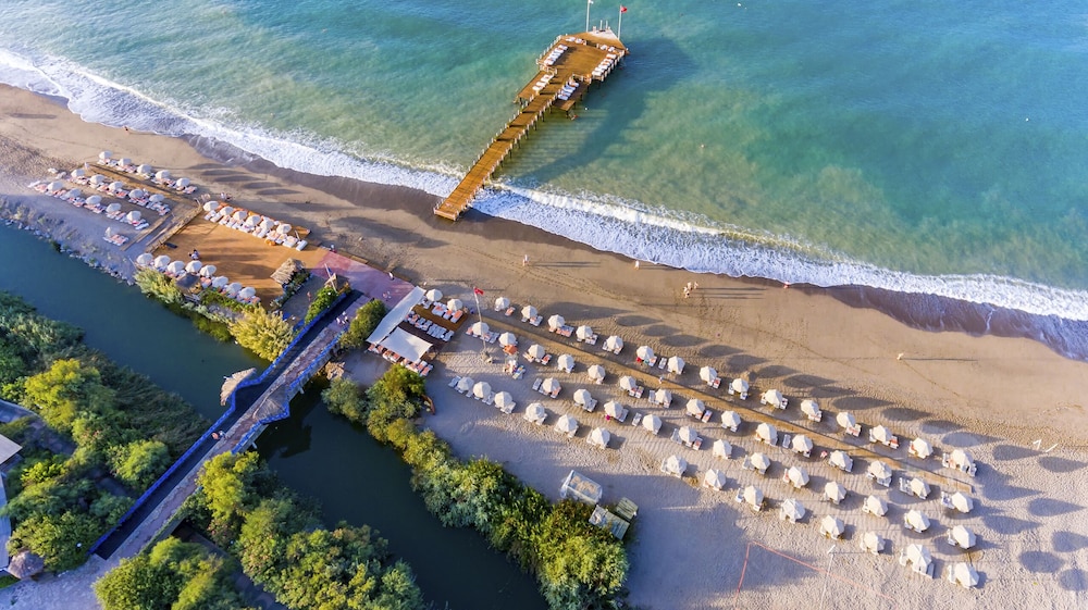 Starlight Resort Hotel 80/82