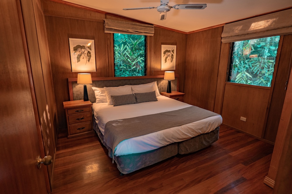 Whispering Valley Cottage Retreat 11/50