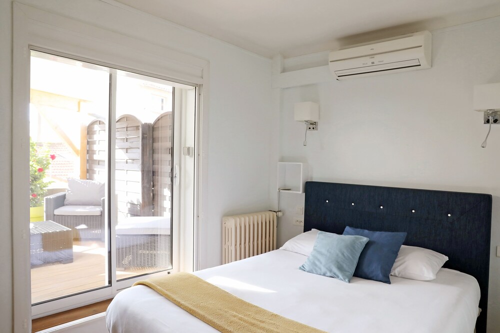 HOTEL LES PASTELIERS 2/65