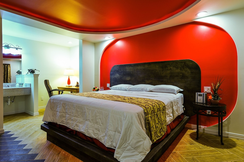 Romantic Inn Suites 20/43