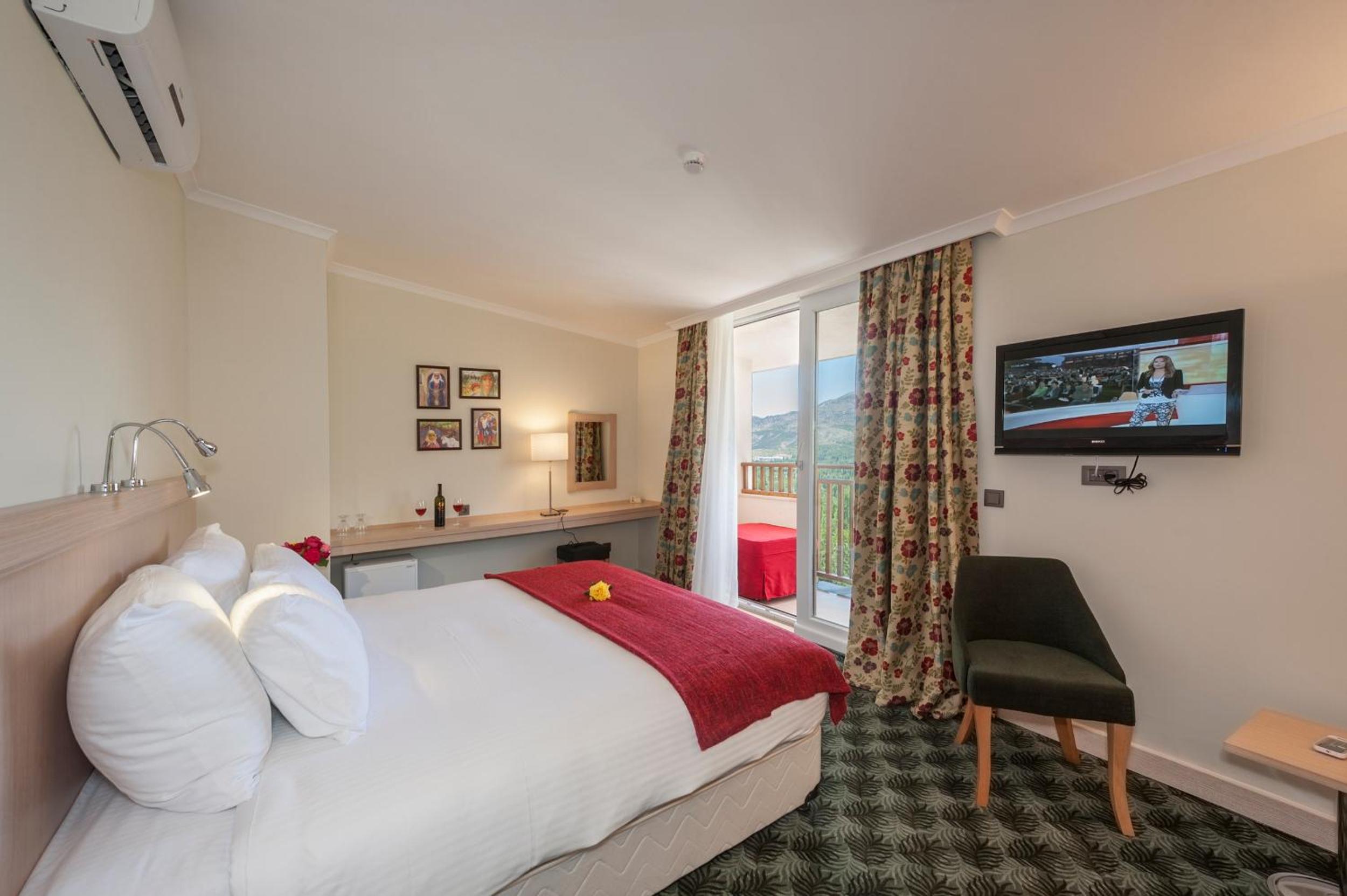 Room, Triple, Mountain View