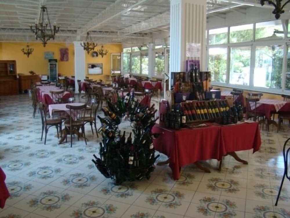 Hotel Zeus Pompei 32/50