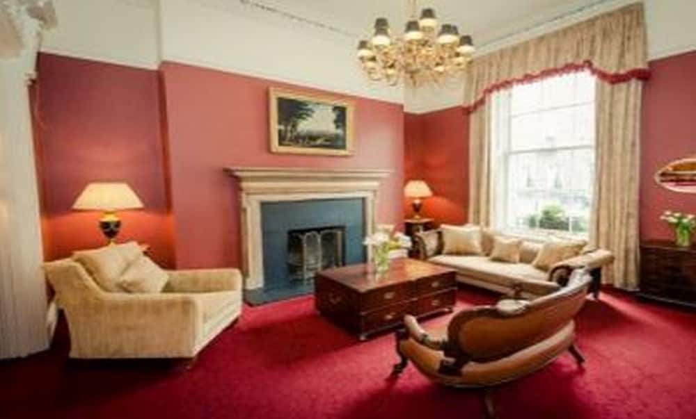 Albany House Hotel 39/57