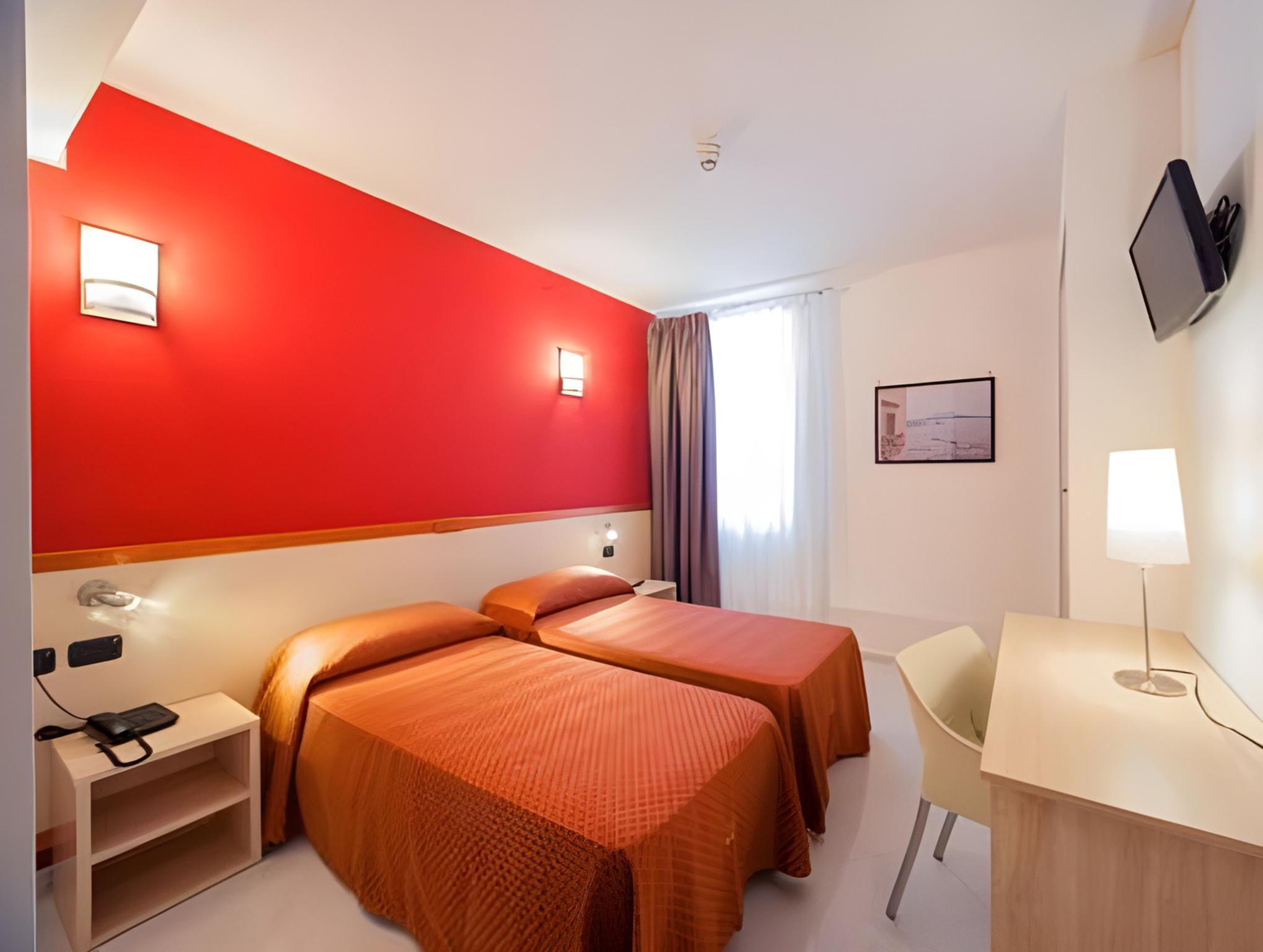 Room, Twin Beds