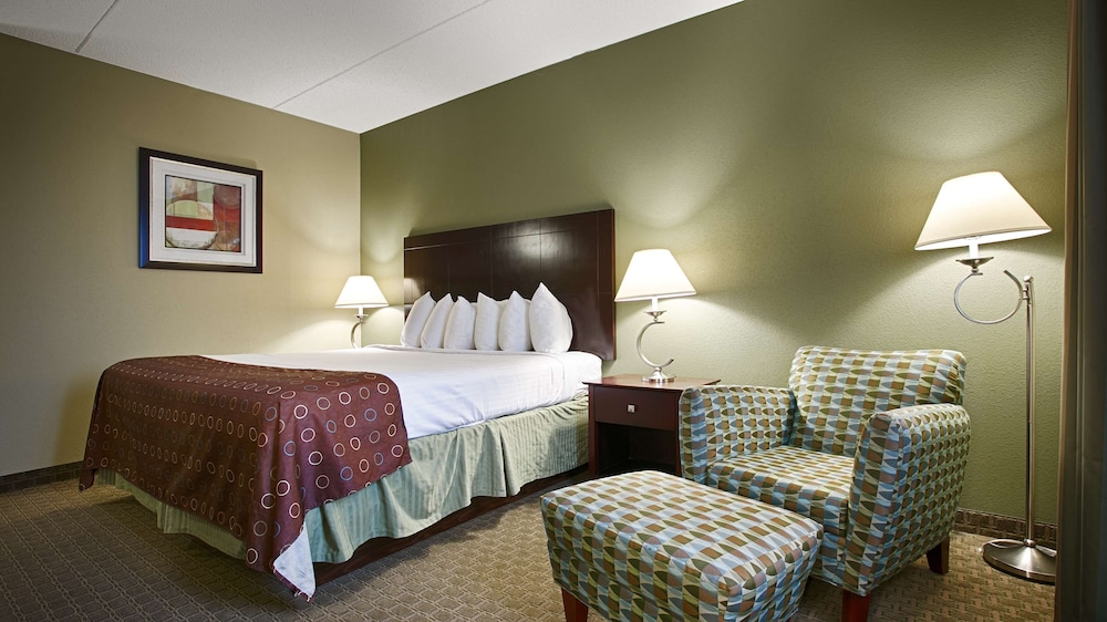 Best Western Airport Inn And Suites Cleveland 16/37
