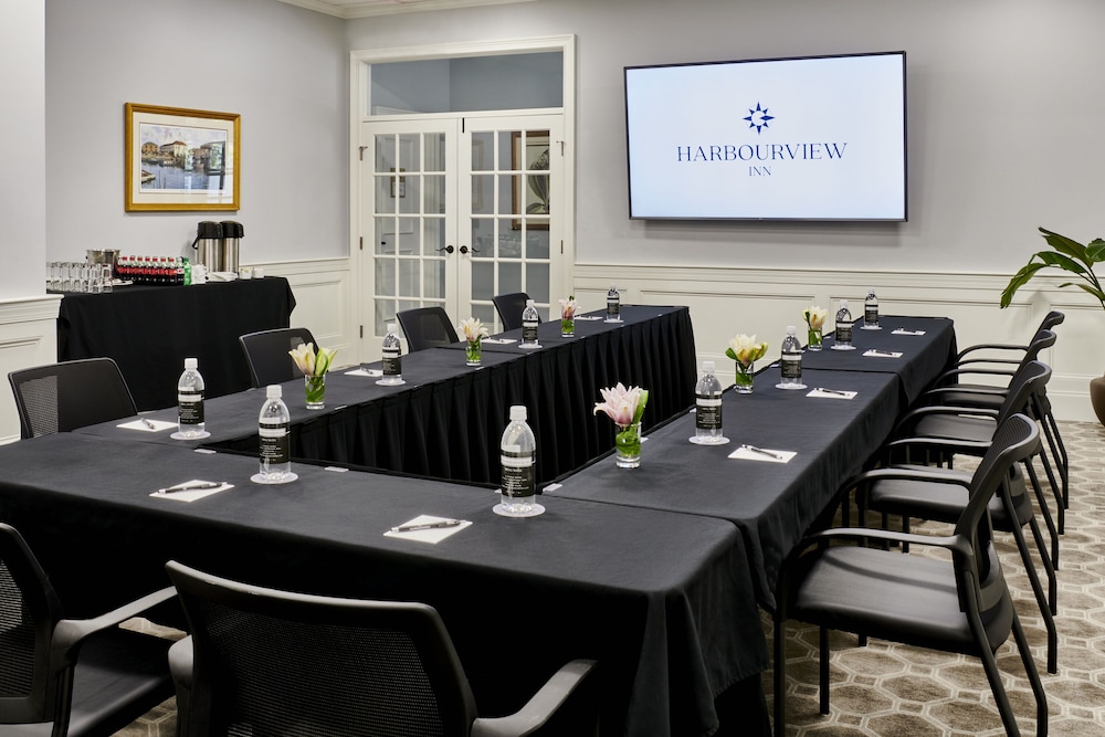 HarbourView Inn 44/46