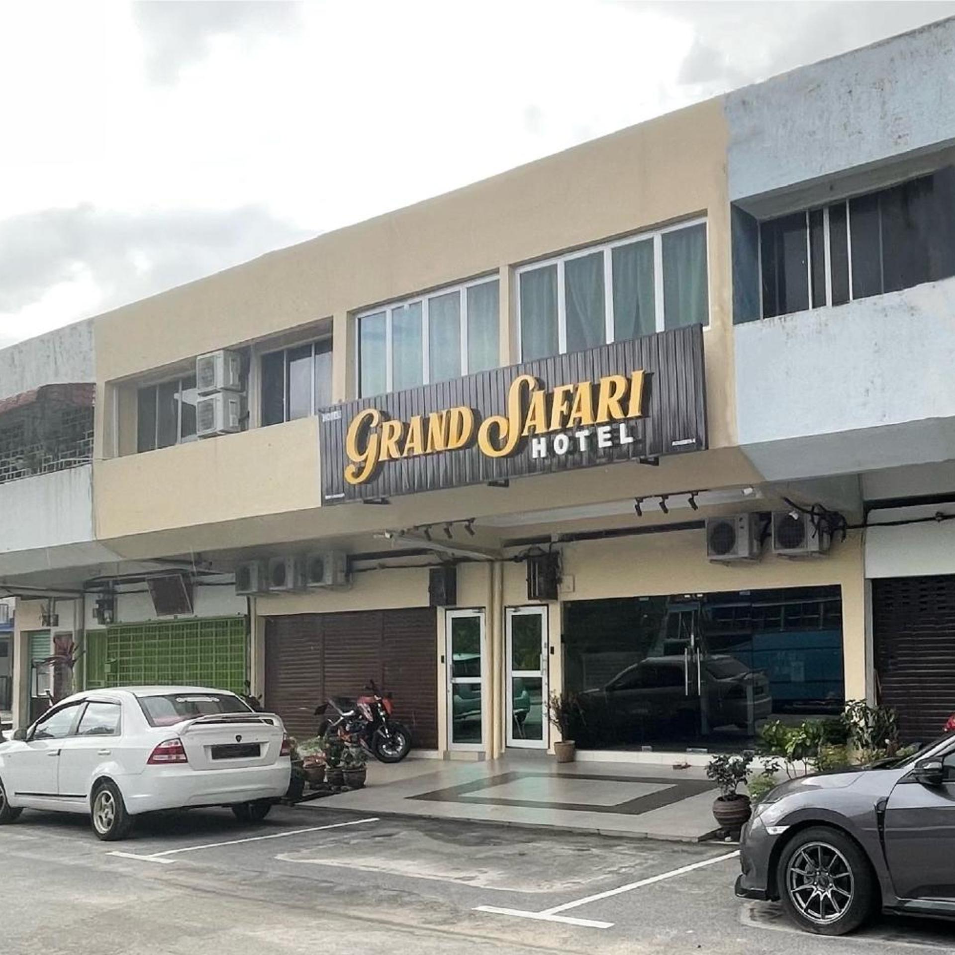 OYO 90369 Safari Hotel Lumut 19/25