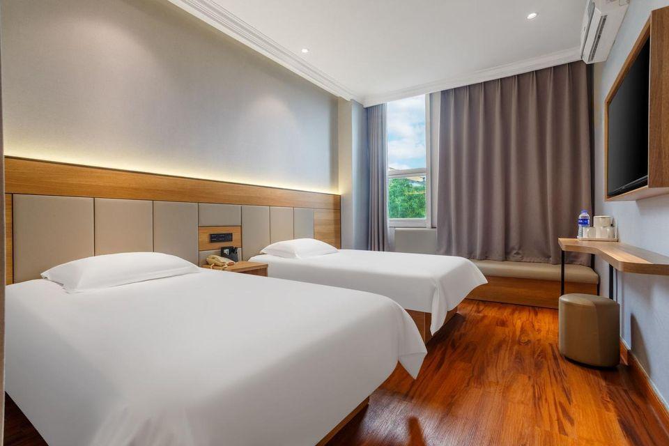 BUSINESS, SUPERIOR, TWIN BEDS