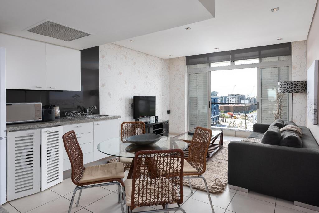Harbouredge Suites By Totalstay 71/94