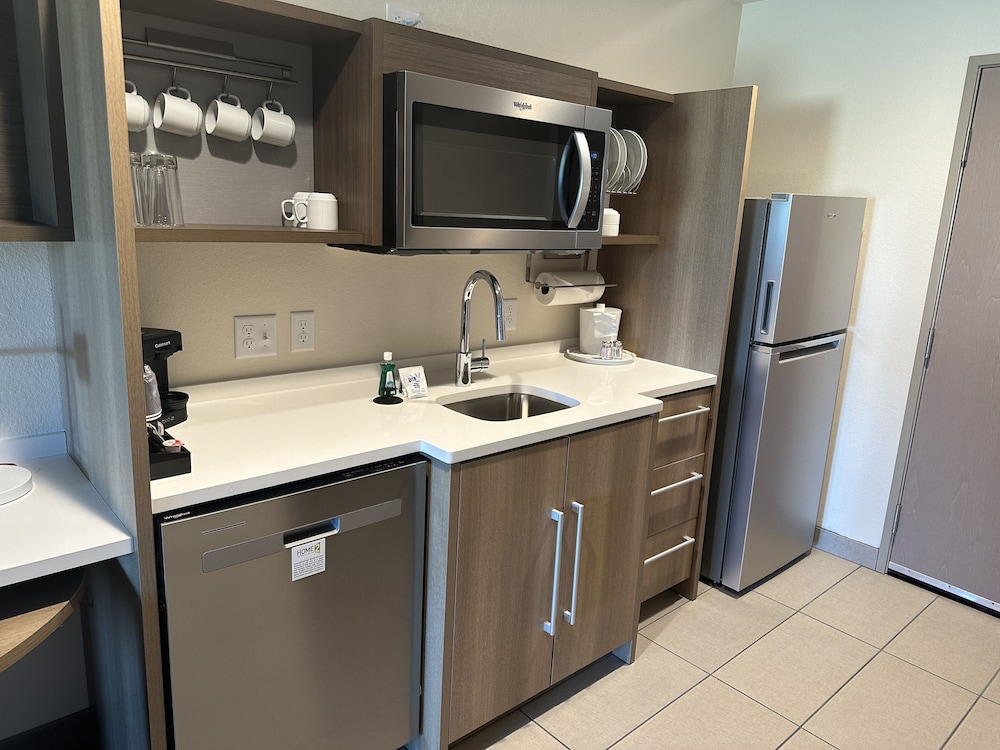 Home2 Suites by Hilton Racine 12/12
