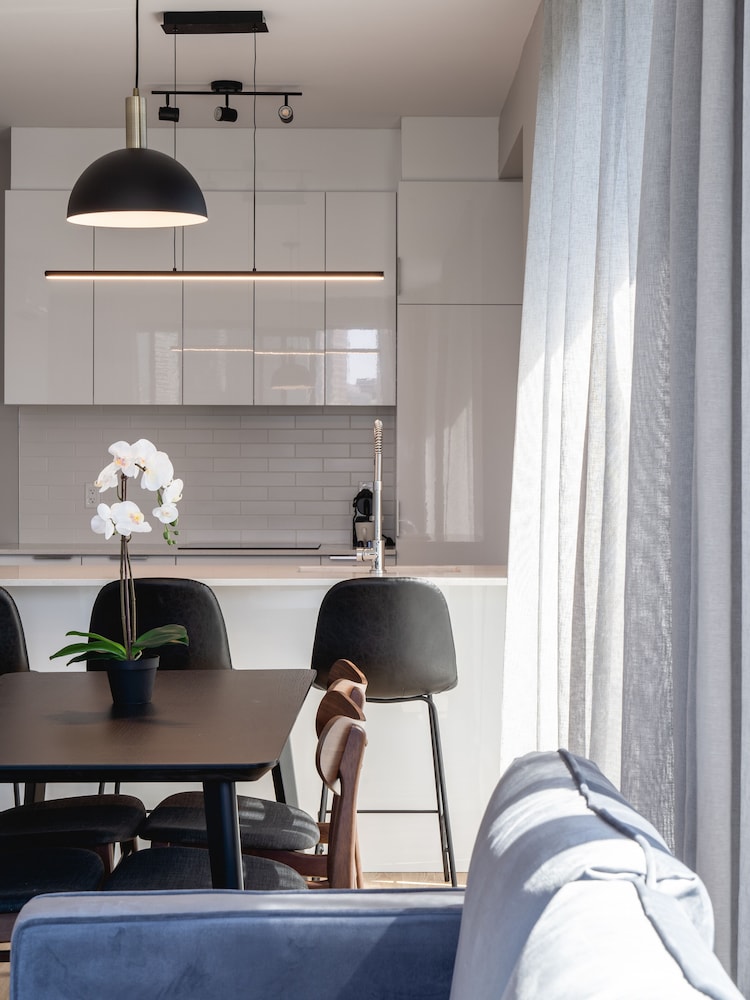 Griffintown Hotel 13/25