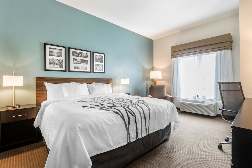 Sleep Inn & Suites West Des Moines near Jordan Creek 16/39