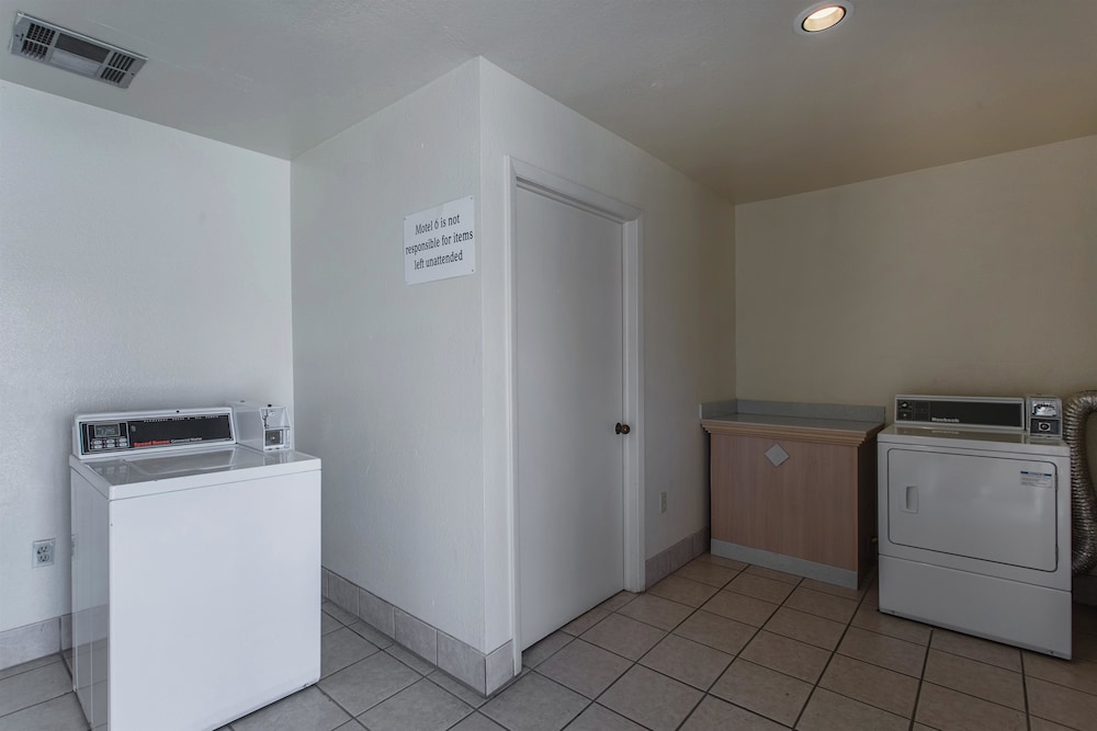 Motel6 Lordsburg, NM 29/58