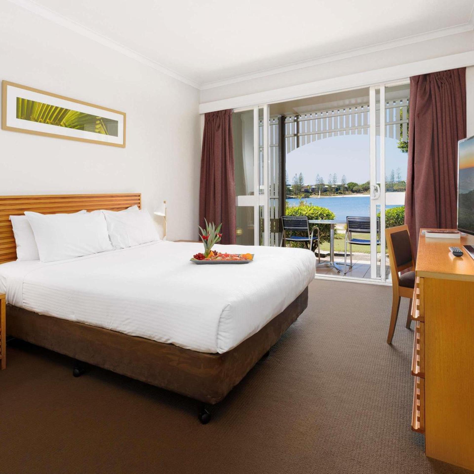 Room, King Bed, Queen Bed, Lagoon View