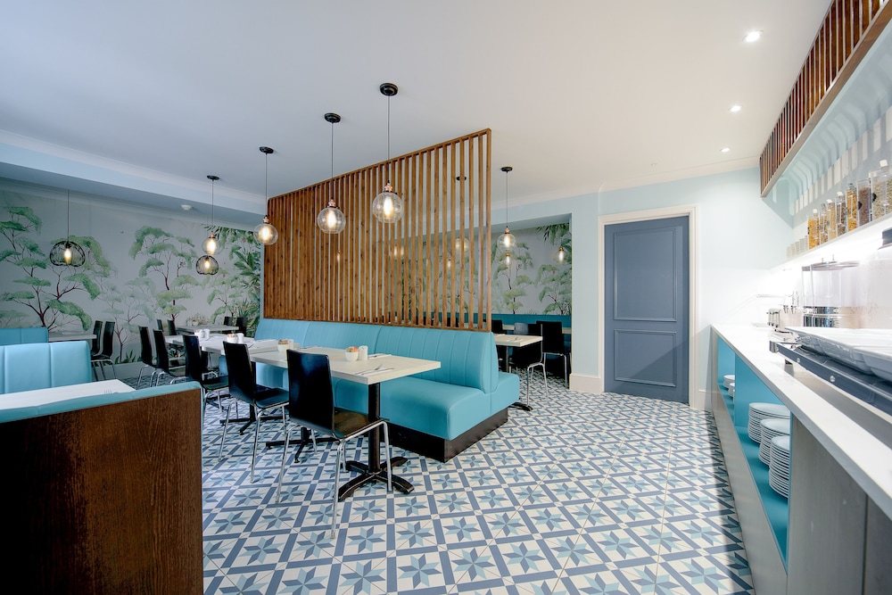 MENTONE HOTEL 59/78