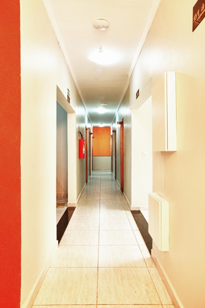 Hotel Cerrado 2/21