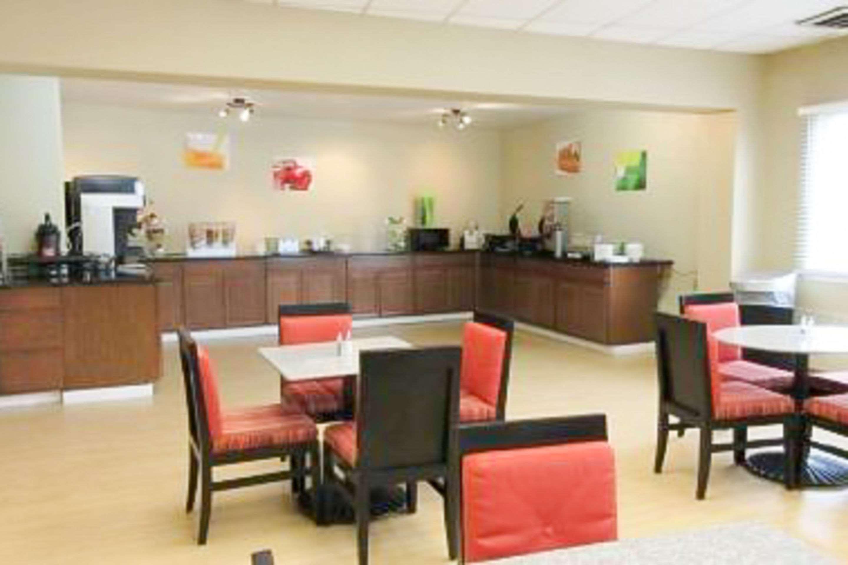 Quality Inn and Suites Airport Spokane 14/19