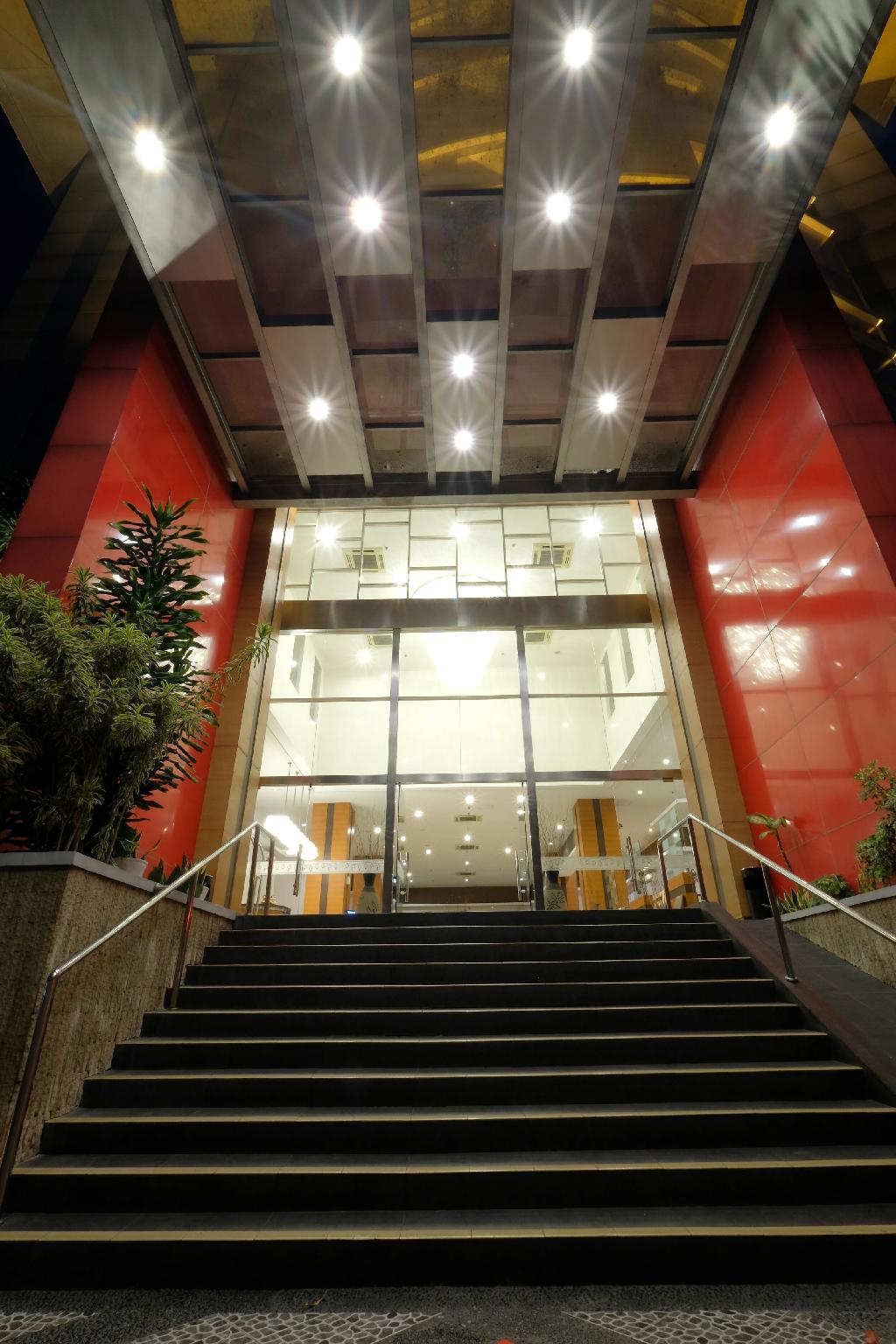 Lampion Hotel Solo 5/35