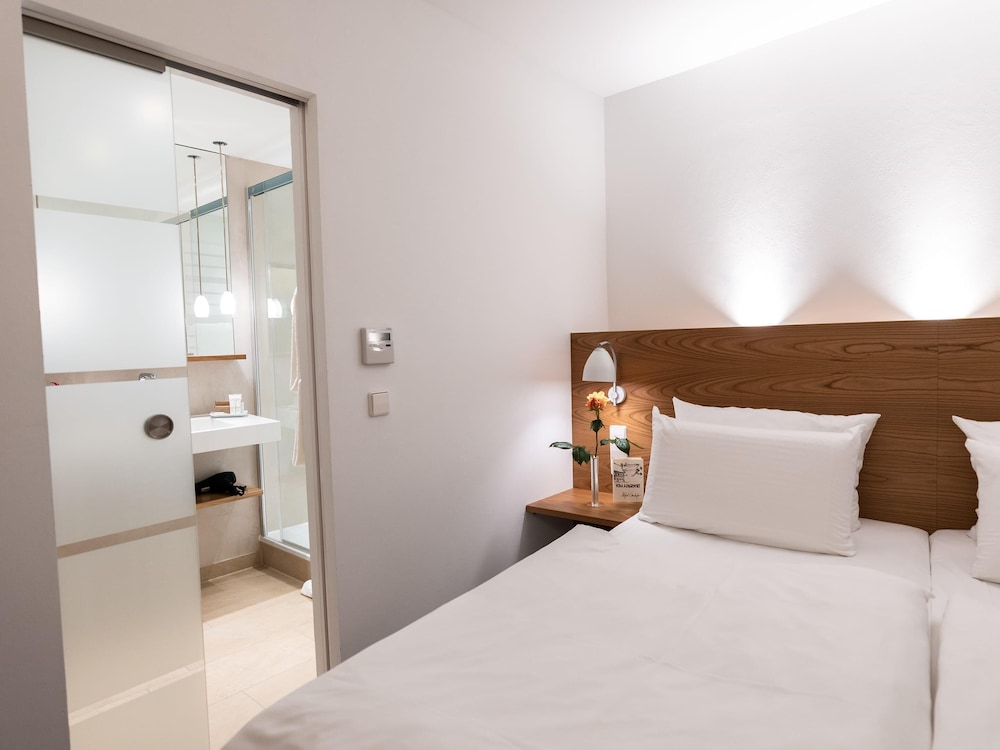 غرفة ديلوكس بسرير كينج، Hotel Adler Asperg 5/8