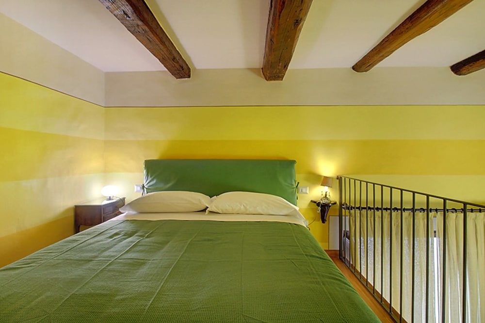 Puccini Apartments 5/50