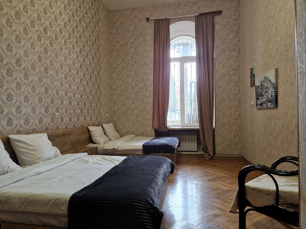 STANDARD, DOUBLE OR TWIN BED