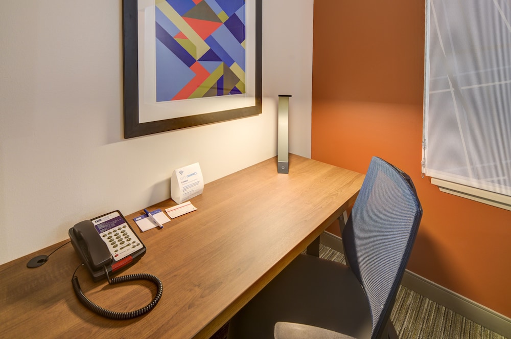 Holiday Inn Express Hotel And Suites Foley 60/75