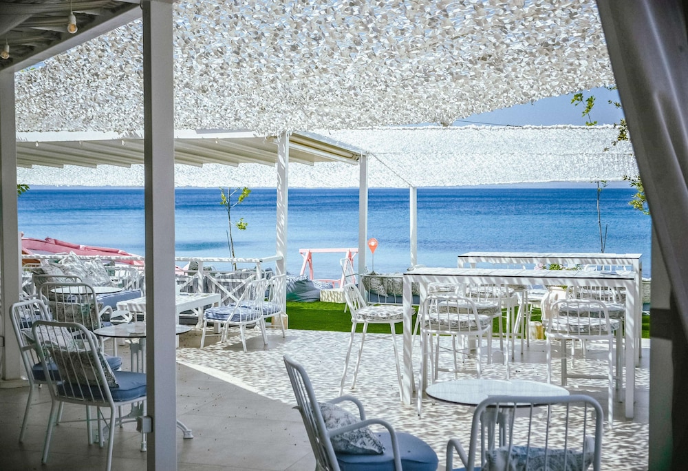 Acrotel Lily Ann Boutique Hotel 60/70