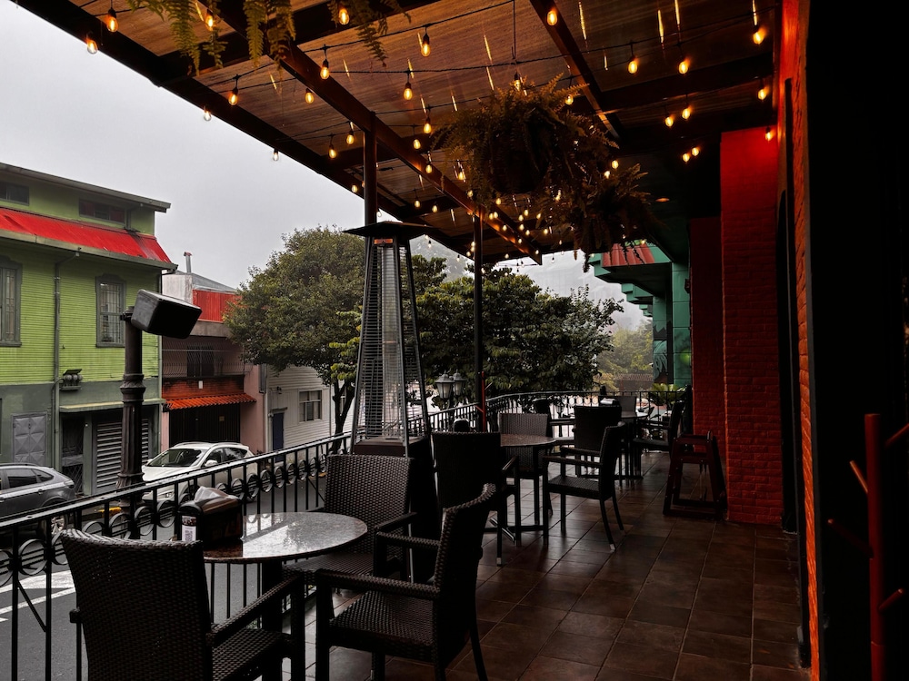 Clarion Amon Plaza 48/60