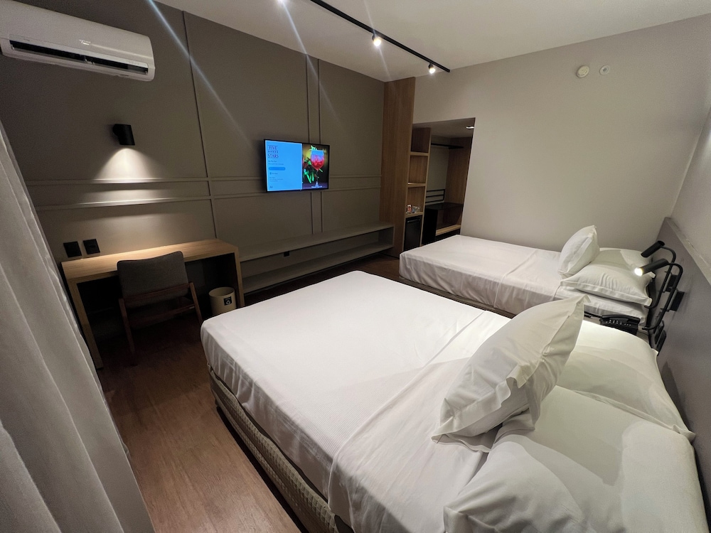 MASTER, 2 DOUBLE BEDS