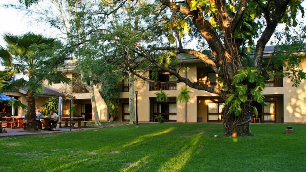Hotel Numbi and Garden Suites 56/63
