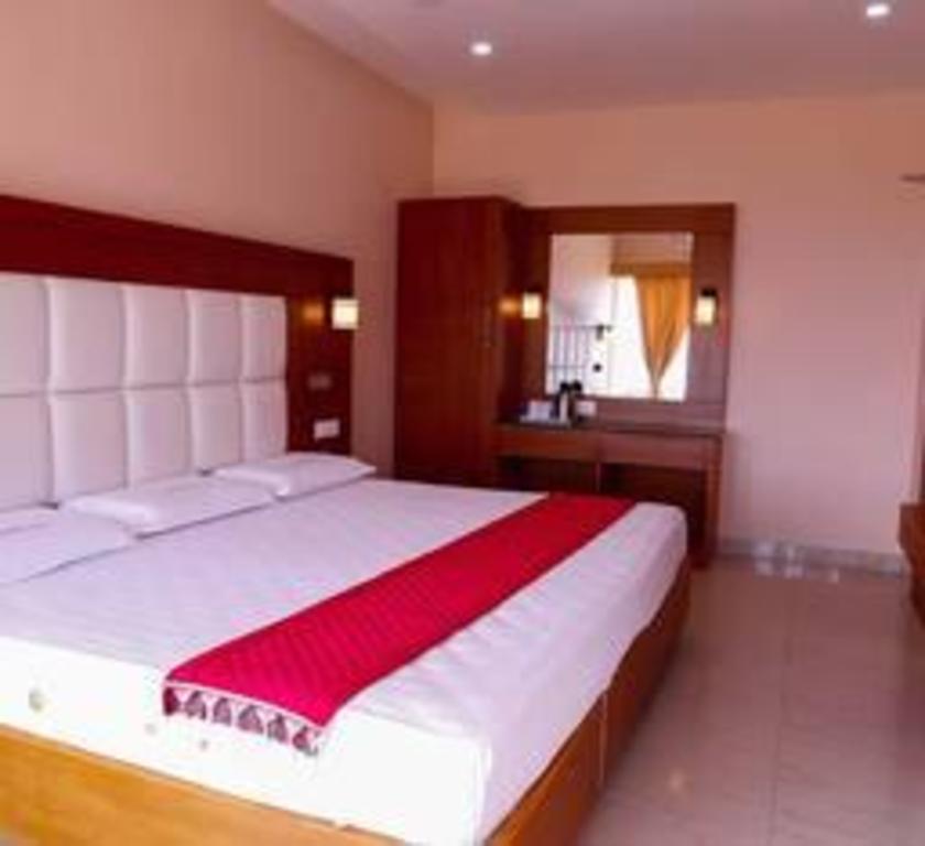 Hotel Maadhini 13/35